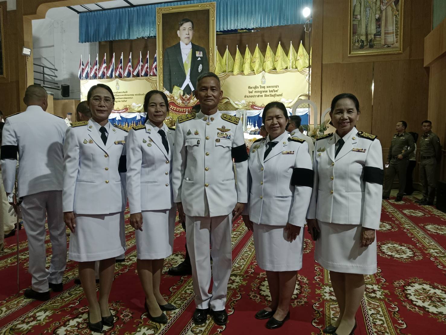 องค์การบริหารส่วนตำบลเชื้อเพลิง เข้าร่วมพิธีถวายเครื่องราชสักการะ วางพานพุ่ม และพิธีจุดเทียนถวายพระพรชัยมงคล เนื่องในโอกาสวันเฉลิมพระชนมพรรษา พระบาทสมเด็จพระเจ้าอยู่หัว